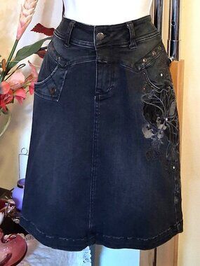 New I AM GIA Art to Wear Blue Stretch Cotton Floral Embroidered Denim Skirt 8